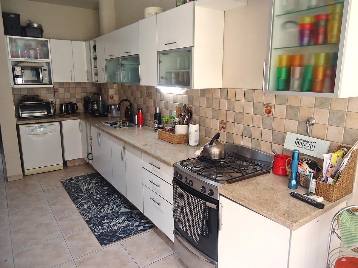 Imponente Casa 7 Amb con Jardín y Piscina en Yrigoyen y Rosetti, Florida Este 1