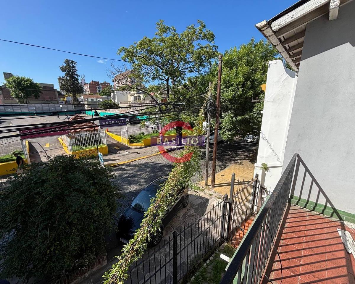 Venta Casa Multifamiliar 9 Amb Apto Crédito en San Isidro 3