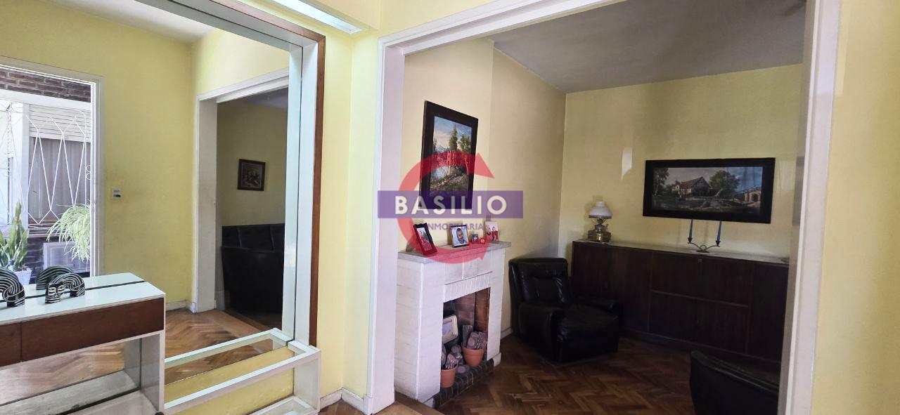 VENTA CASA 4 AMBIENTES CON JARDÍN, PILETA, QUINCHO Y COCHERA – MARTÍNEZ