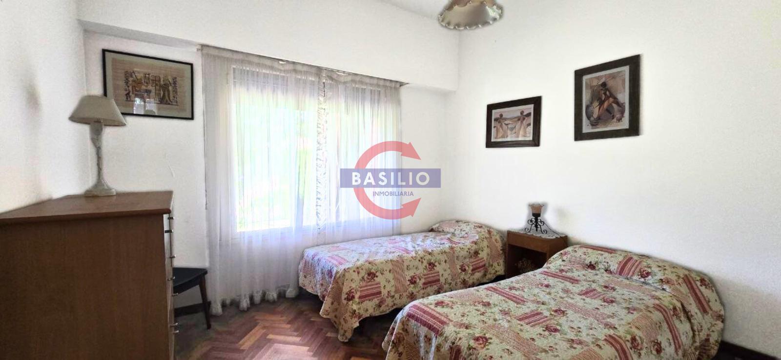 VENTA CASA 4 AMBIENTES CON JARDÍN, PILETA, QUINCHO Y COCHERA – MARTÍNEZ