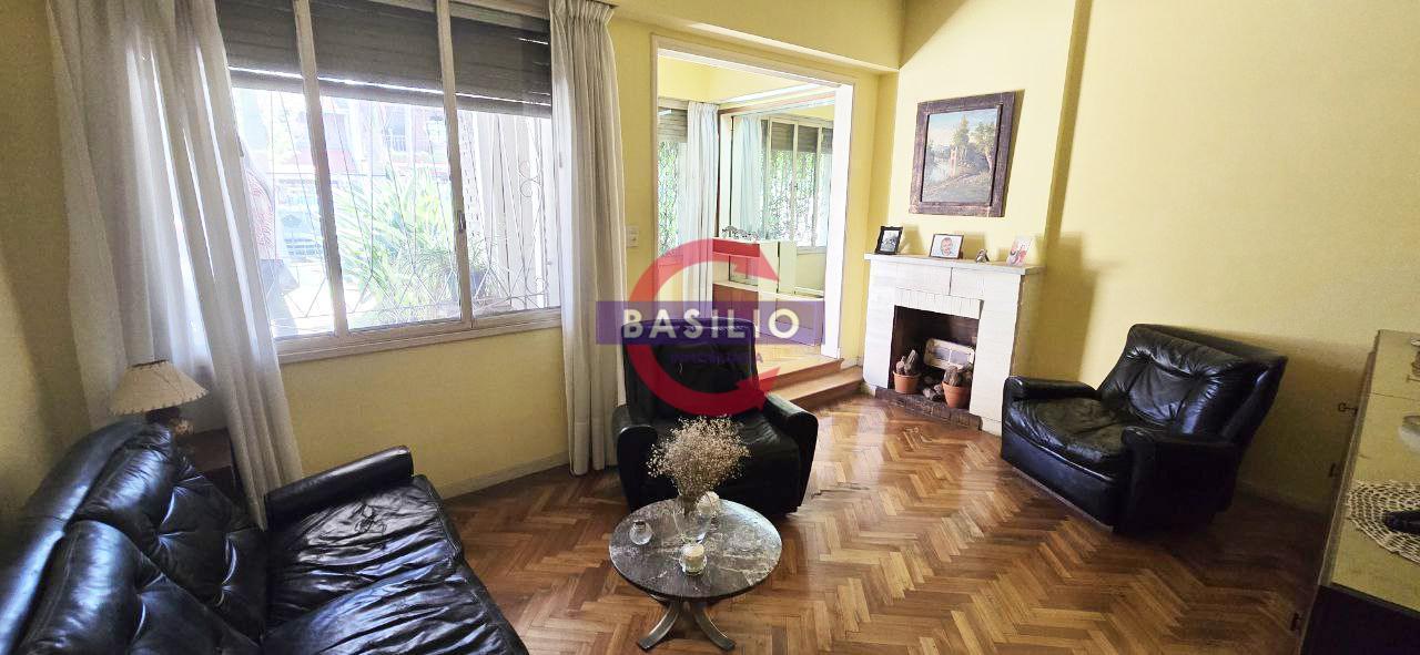 VENTA CASA 4 AMBIENTES CON JARDÍN, PILETA, QUINCHO Y COCHERA – MARTÍNEZ