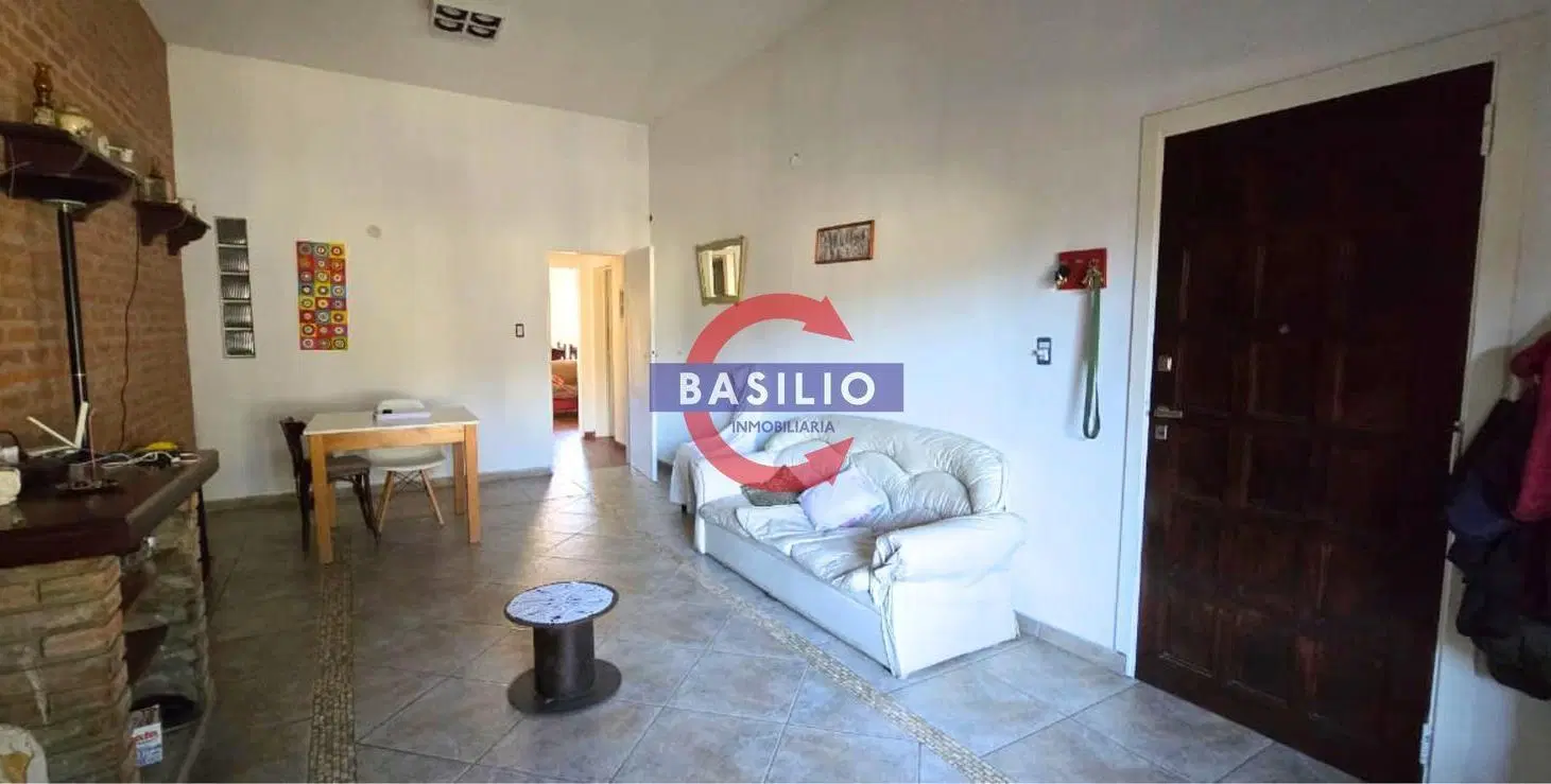 VENTA CASA EN LOTE PROPIO DE 2 PLANTAS CON JARDÍN, PISCINA, QUINCHO Y TERRAZA EN CARAPACHAY 4