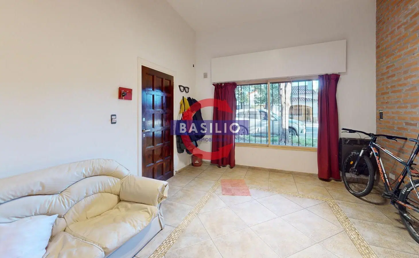 VENTA CASA EN LOTE PROPIO DE 2 PLANTAS CON JARDÍN, PISCINA, QUINCHO Y TERRAZA EN CARAPACHAY 3