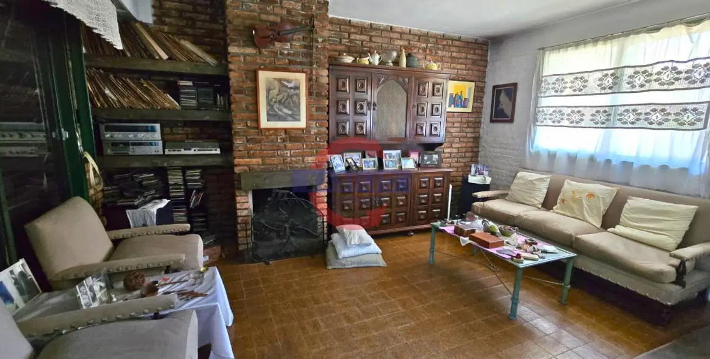 CASA EN VENTA EN LOTE PROPIO CON JARDÍN Y GARAGE EN MARTÍNEZ 2