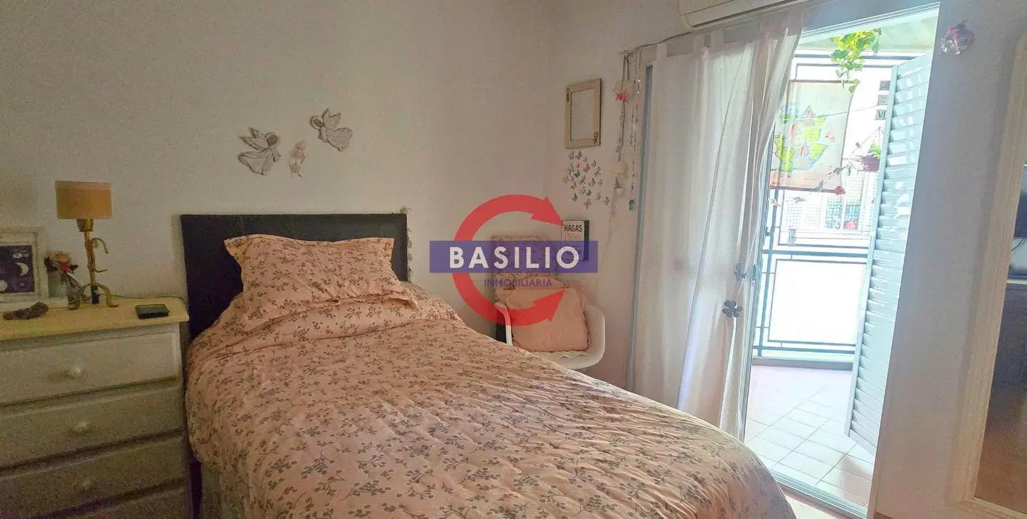 VENTA DEPARTAMENTO 3 AMBIENTES CON BALCÓN EN CARAPACHAY 5