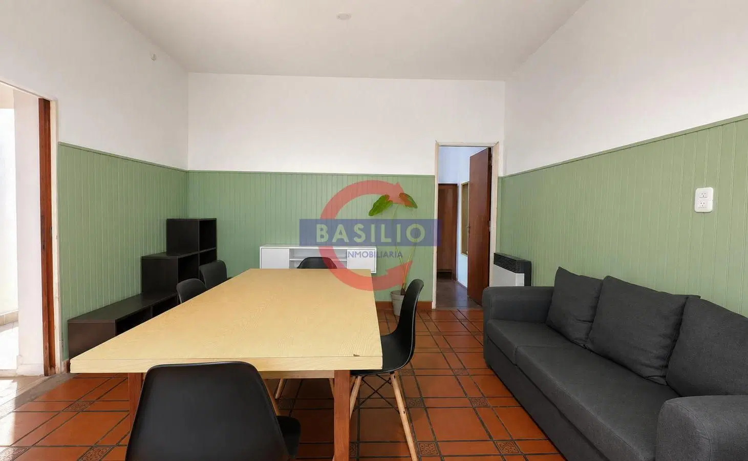 VENTA CASA DE 3 AMBIENTES CON PATIO Y PARRILLA EN CARAPACHAY 5