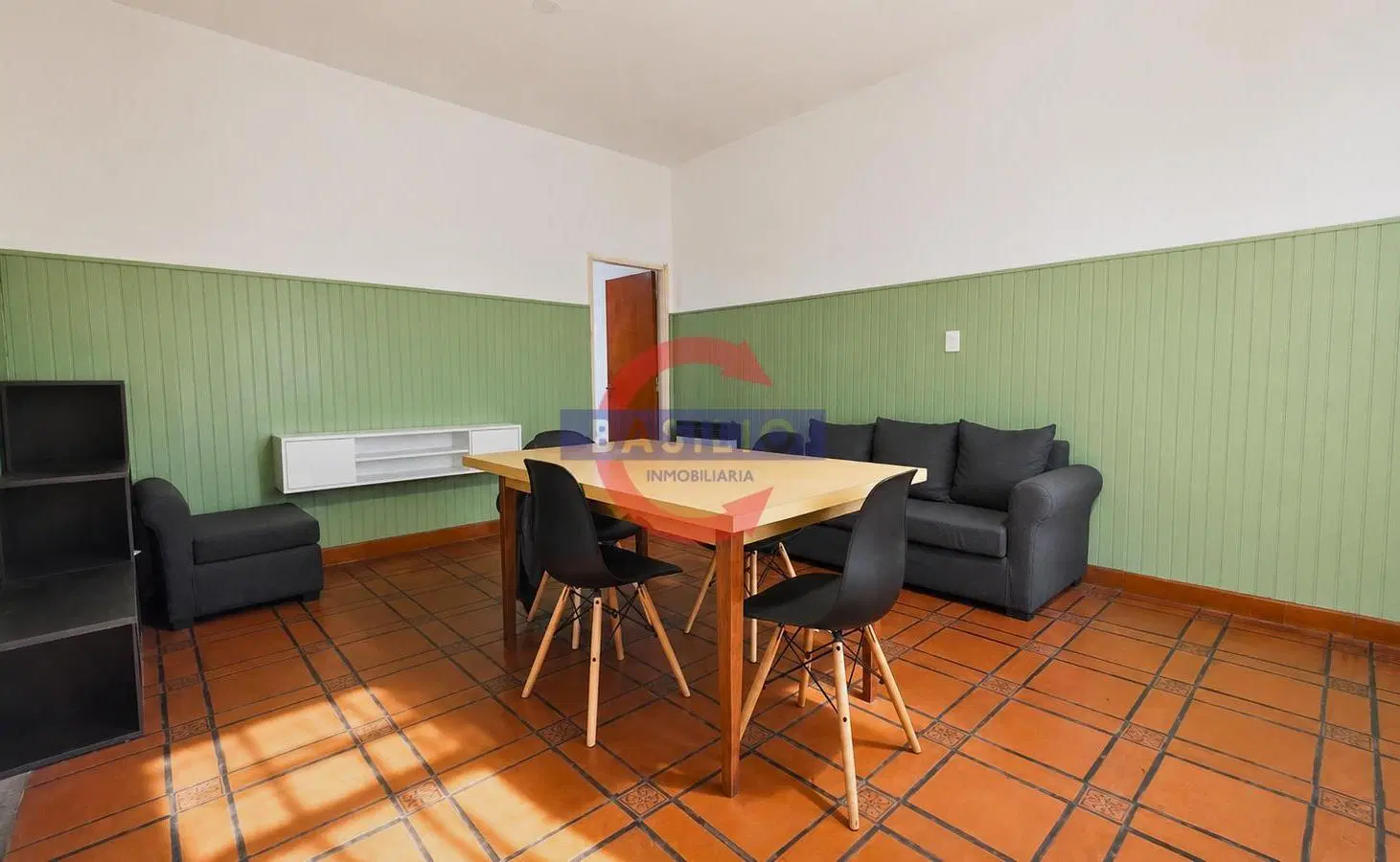 VENTA CASA DE 3 AMBIENTES CON PATIO Y PARRILLA EN CARAPACHAY 3