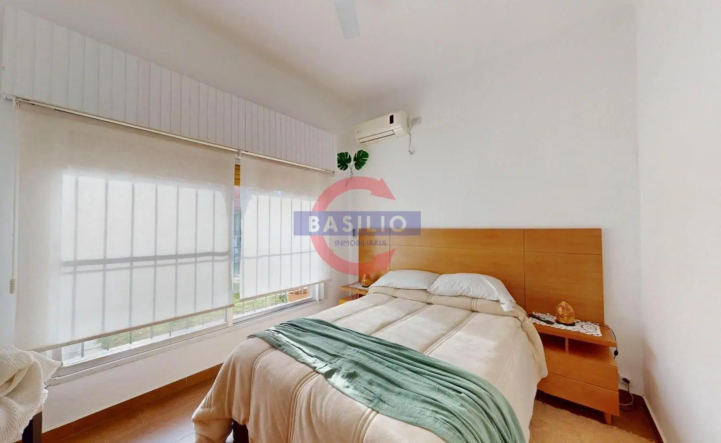 VENTA | CASA 3 AMBIENTES CON GARAGE, JARDÍN Y GALERÍA EN CARAPACHAY 4