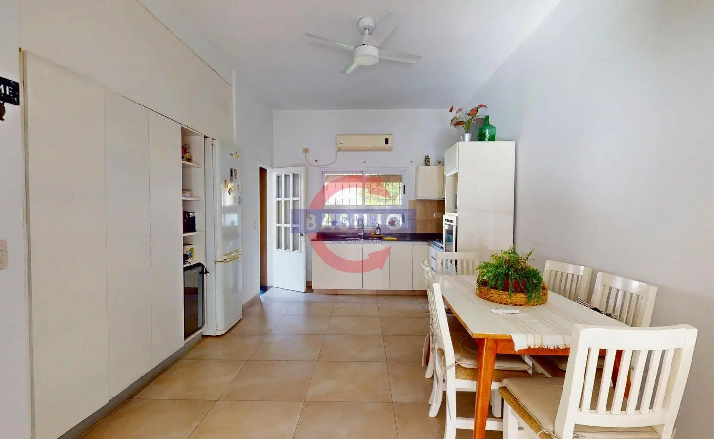 VENTA | CASA 3 AMBIENTES CON GARAGE, JARDÍN Y GALERÍA EN CARAPACHAY 5