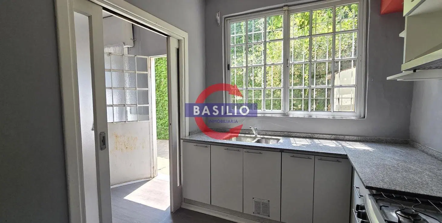 VENTA | CHALET ESTILO INGLÉS 4 AMBIENTES CON PATIO Y GARAGE – FLORIDA ESTE 3