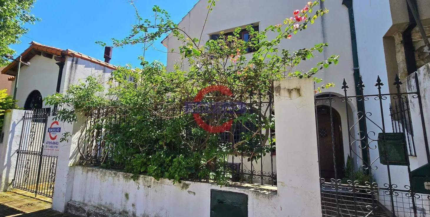 VENTA | CHALET ESTILO INGLÉS 4 AMBIENTES CON PATIO Y GARAGE – FLORIDA ESTE 5