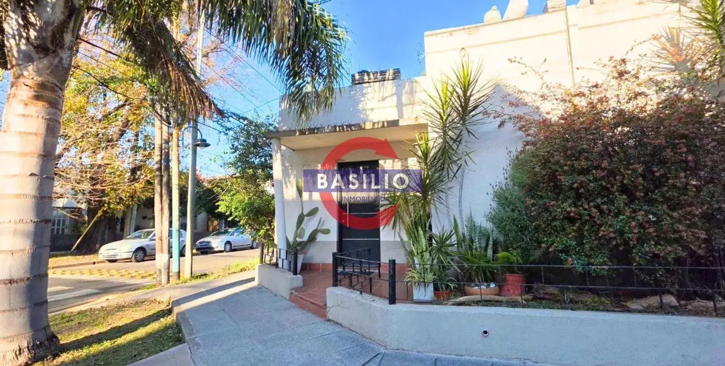 VENTA CASA 3 AMBIENTES EN LOTE PROPIO CON COCHERA Y TERRAZA EN CARAPACHAY 5