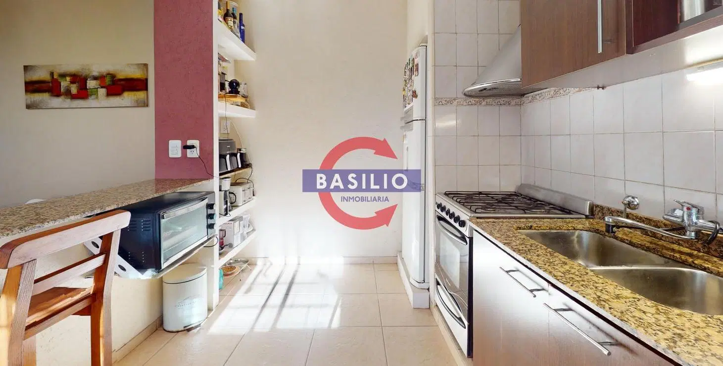 VENTA CASA 3 AMBIENTES EN LOTE PROPIO CON COCHERA Y TERRAZA EN CARAPACHAY 8