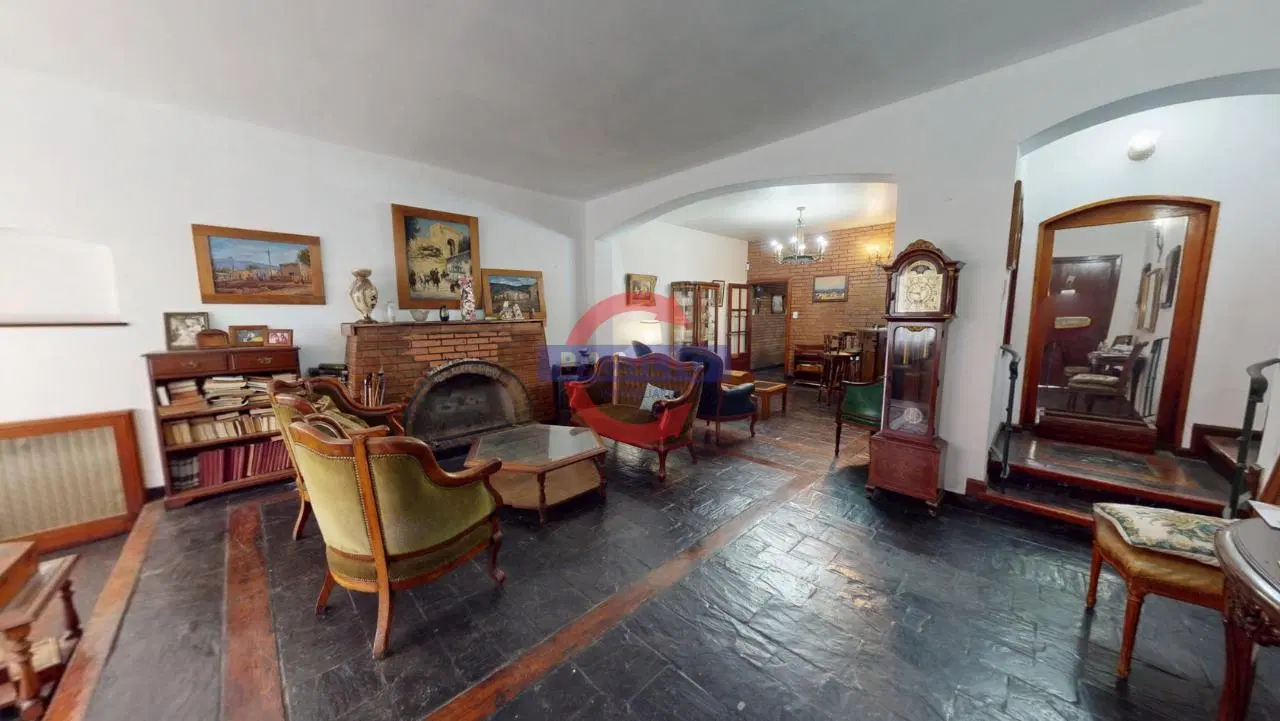 VENTA CASA 6 AMBIENTES EN LOTE PROPIO CON JARDÍN, GALERÍA Y COCHERA EN LA LUCILA 5