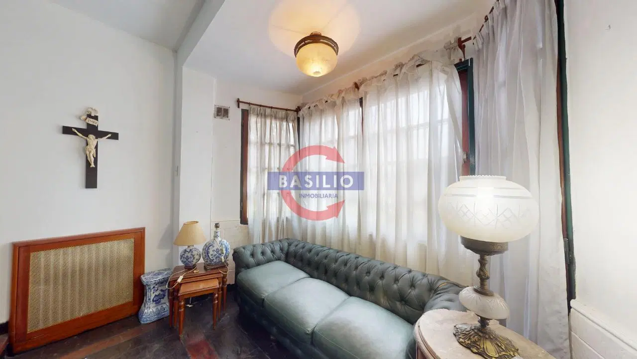 VENTA CASA 6 AMBIENTES EN LOTE PROPIO CON JARDÍN, GALERÍA Y COCHERA EN LA LUCILA 4
