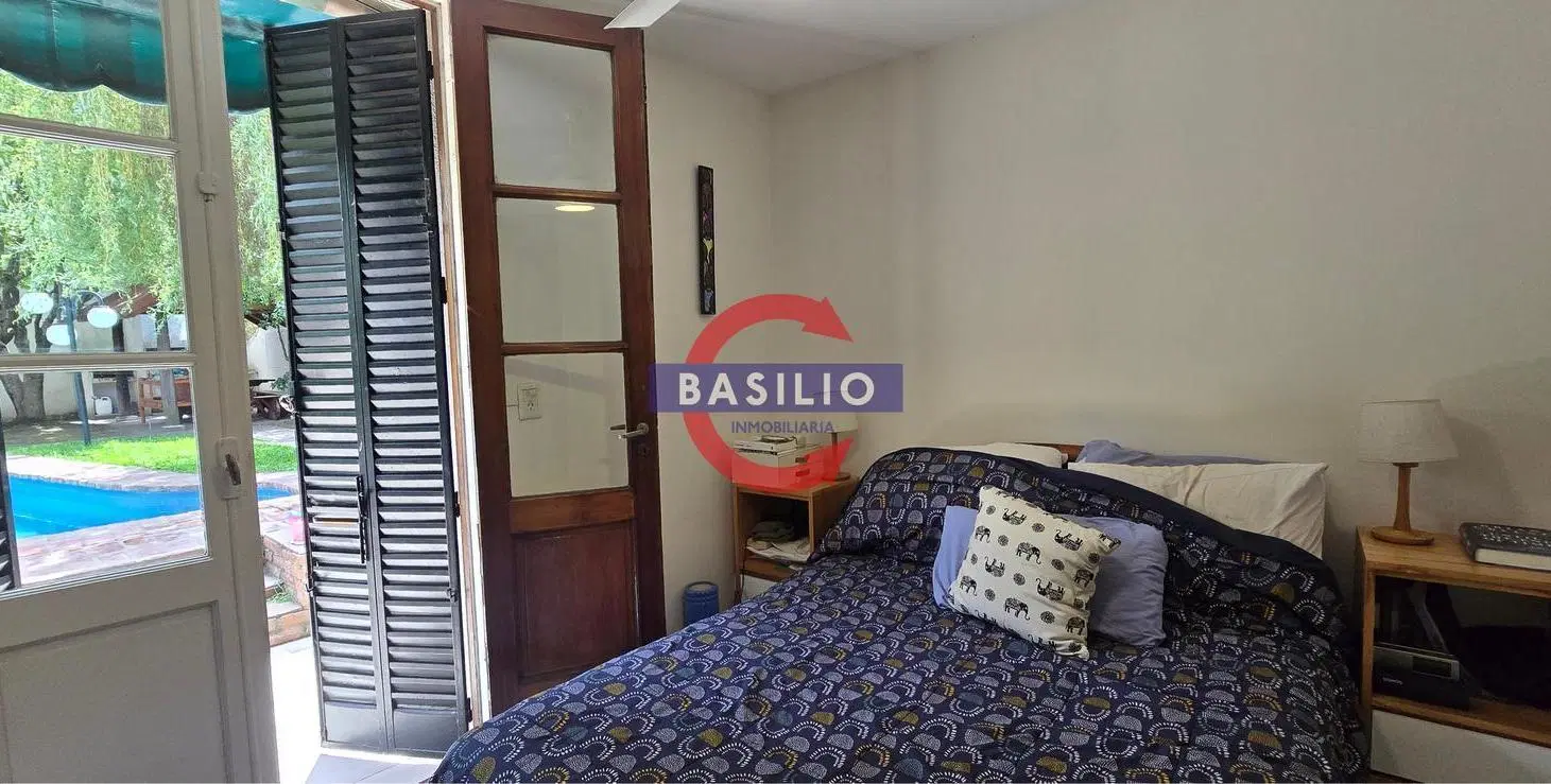 VENTA CASA EN LOTE PROPIO 4 AMBIENTES CON JARDÍN, PISCINA Y QUINCHO – FLORIDA 2