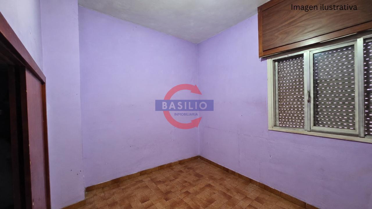 Foto de CASA MULTIFAMILIAR DE 2 PLANTAS CON JARDÍN Y COCHERA PASANTE, imagen 5