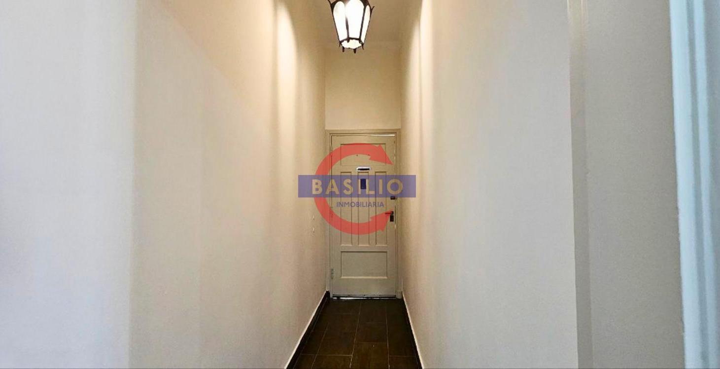 Foto de VENTA | PH EN PLANTA BAJA 6 AMBIENTES CON COCHERA Y PATIO – CARLOS, imagen 1