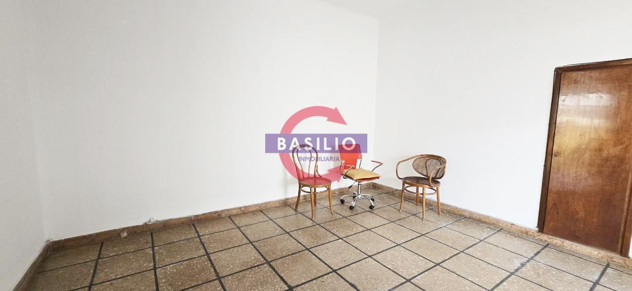 Foto de VENTA | CASA MULTIFAMILIAR CON GRAN FONDO Y COCHERA PASANTE – CARAPACHAY, imagen 5