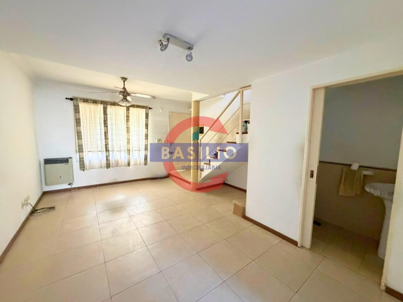 Foto de DÚPLEX EN VENTA 4 AMBIENTES EN CARAPACHAY CON JARDIN Y COCHERA, imagen 1