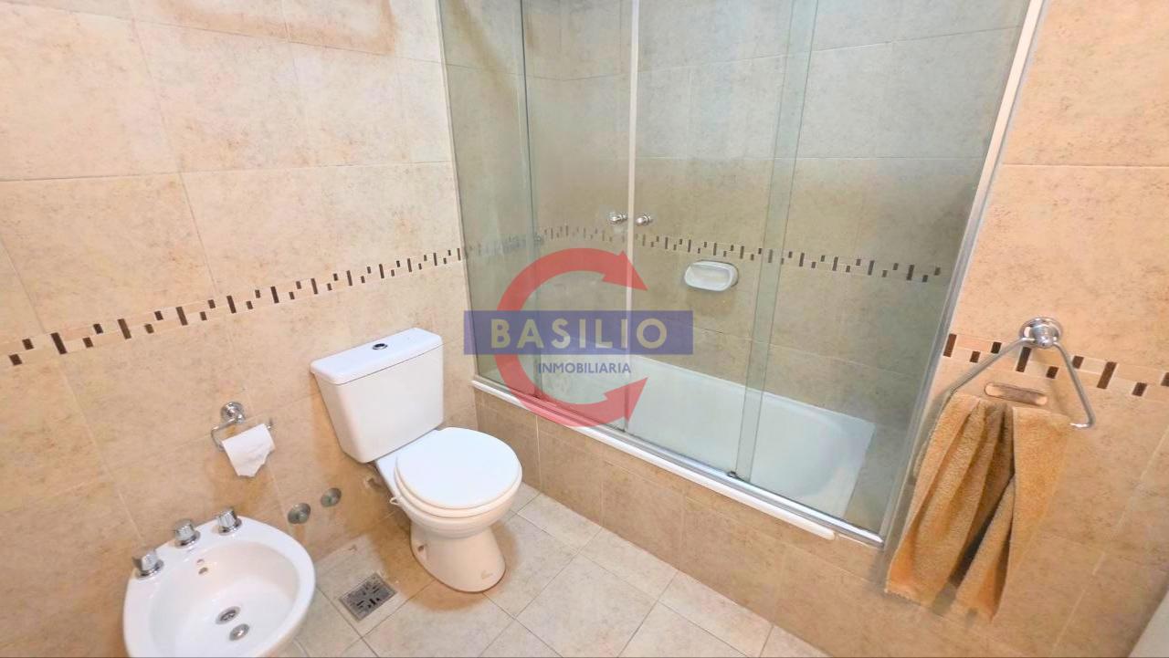 Foto de DÚPLEX EN VENTA 4 AMBIENTES EN CARAPACHAY CON JARDIN Y COCHERA, imagen 4