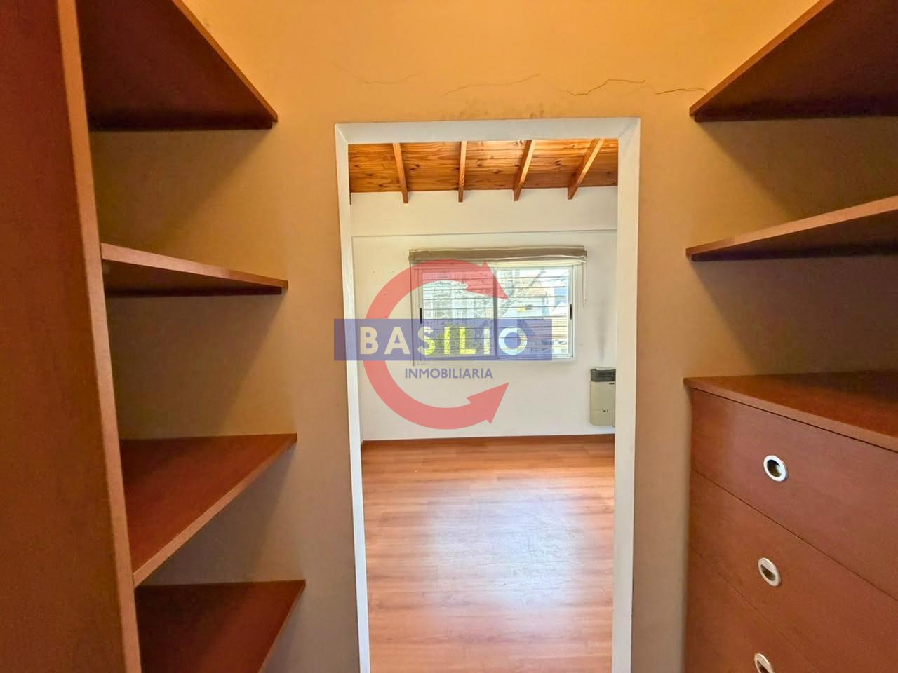 Foto de DÚPLEX EN VENTA 4 AMBIENTES EN CARAPACHAY CON JARDIN Y COCHERA, imagen 2