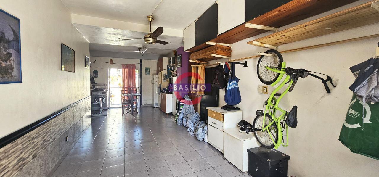 Foto de VENTA BUEN DUPLEX 3 AMBIENTES CON COCHERA Y PATIO EN MUNRO, imagen 2