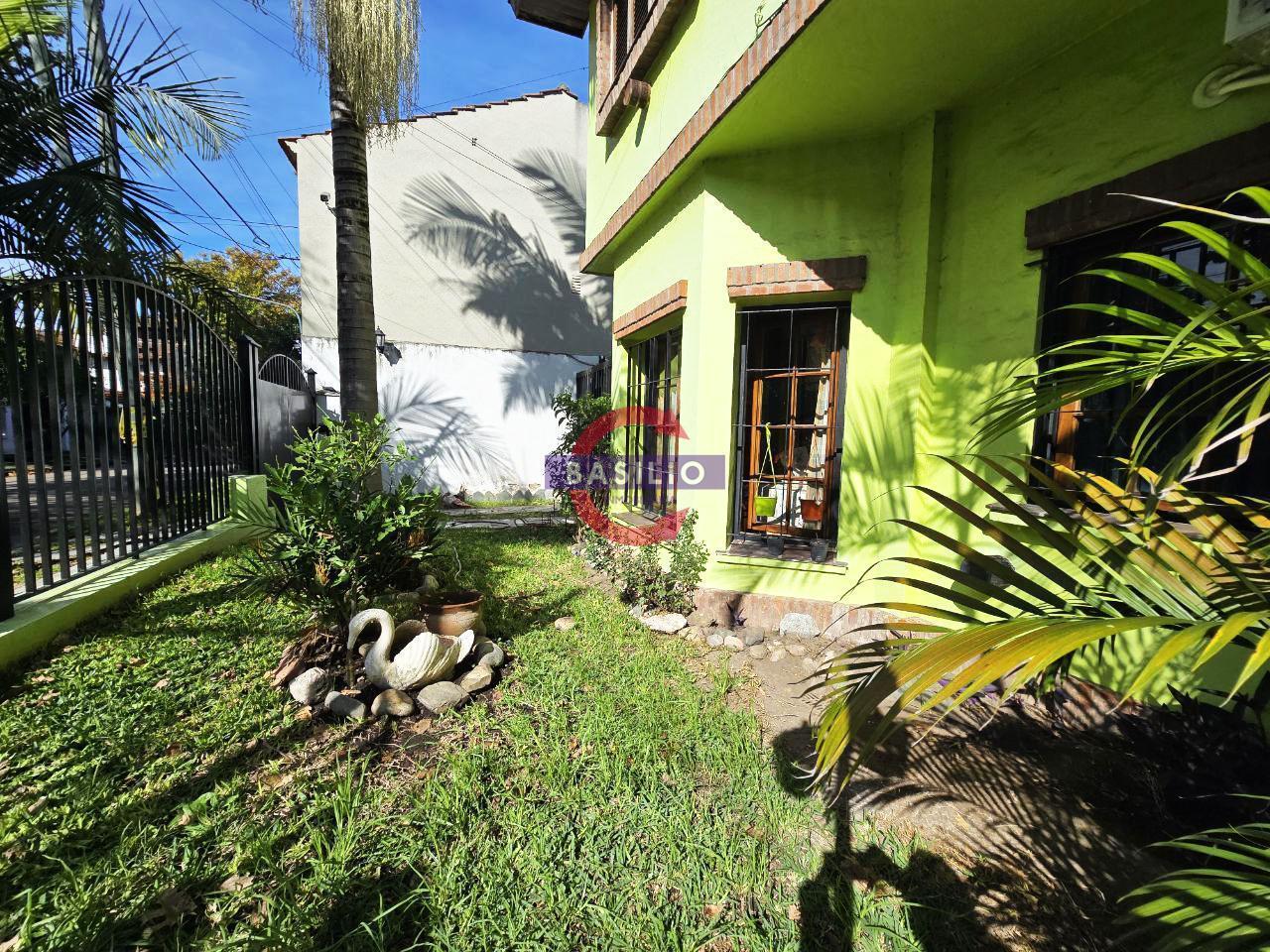 Foto de VENTA MUY BUENA CASA 3 AMBIENTES CON COCHERA Y PATIO EN CARAPACHAY, imagen 3