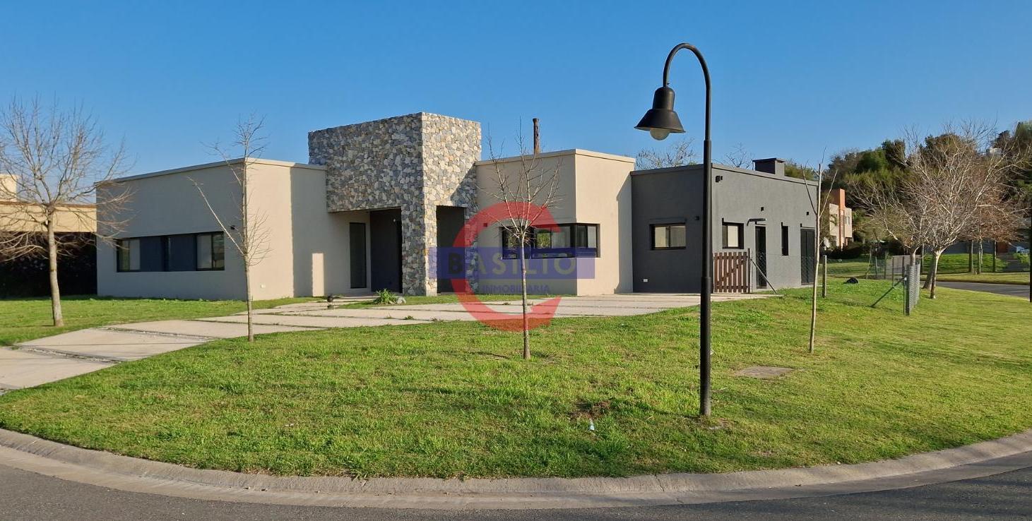 Foto de Venta moderna Casa 4 amb en pozo - Barrio Privado Náutico El Cazal, imagen 3