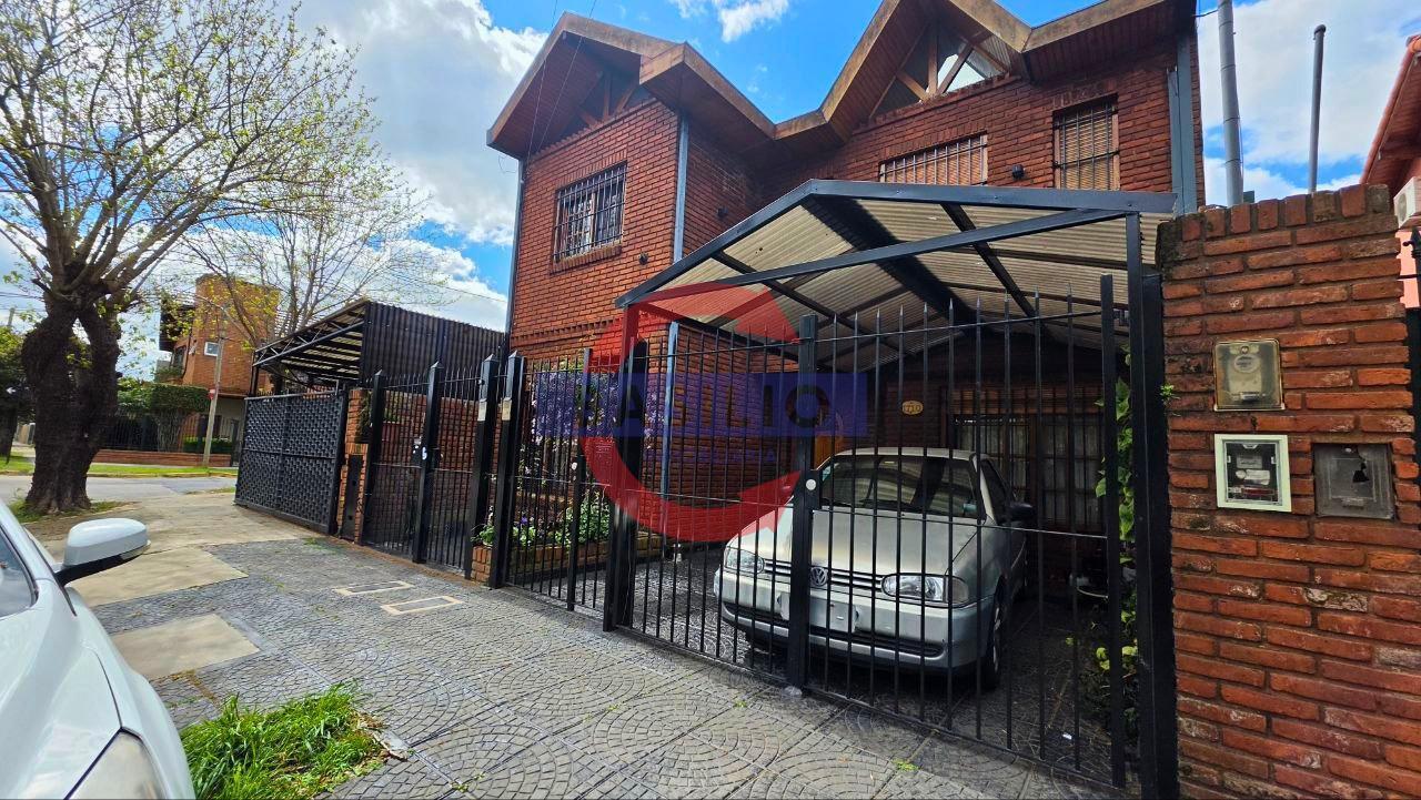 Foto de 2 DÚPLEX DE 3 AMBIENTES MONOAMBIENTE COCHERAS EN VENTA PARQUE CISNEROS, imagen 5