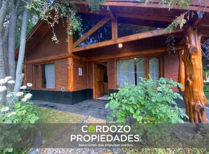 COMPLEJO TURÍSTICO DE 4 CABAÑAS EN LAGO PUELO, CHUBUT. 1