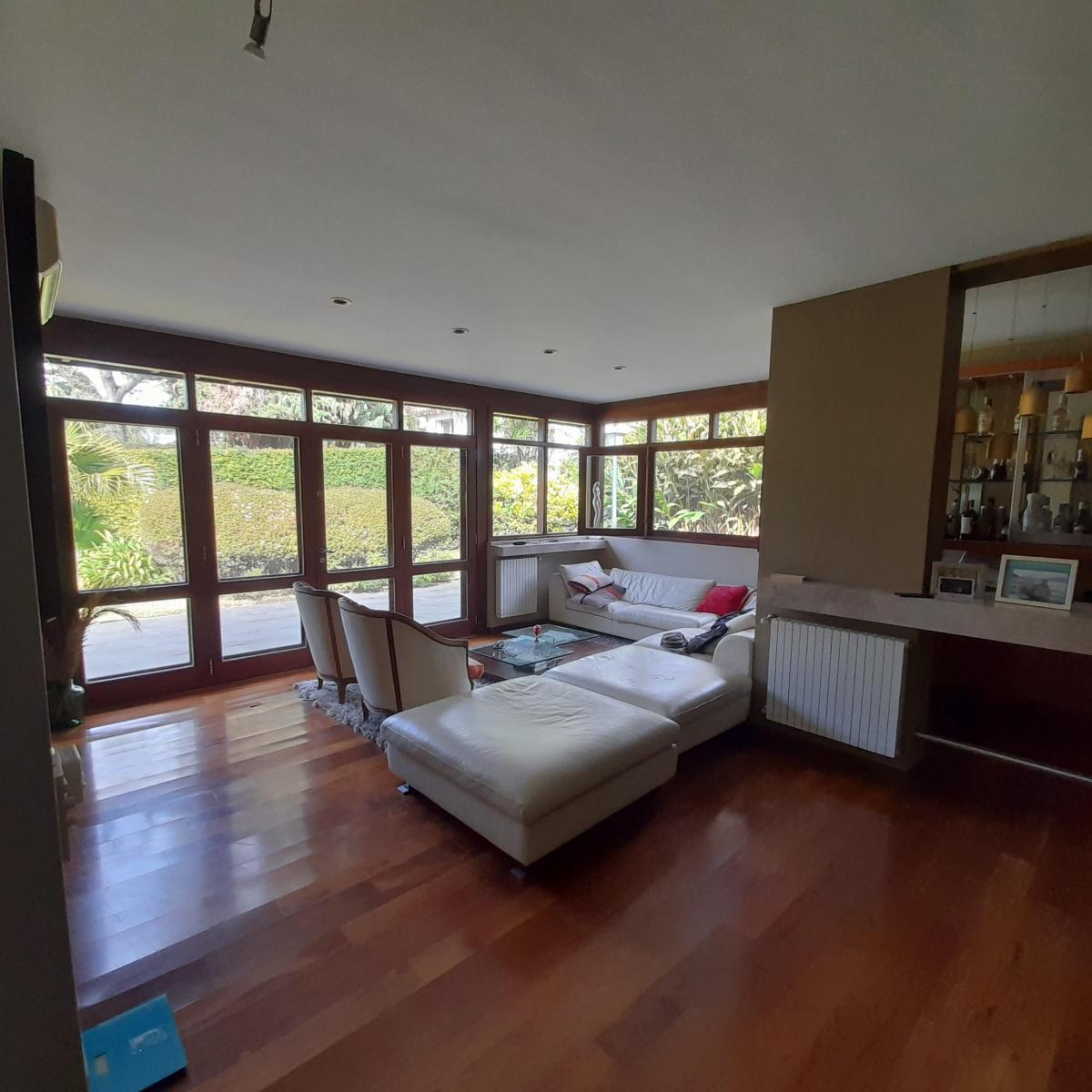 Hermosa Casa en Barrio Parque Cornelio Saavedra 5