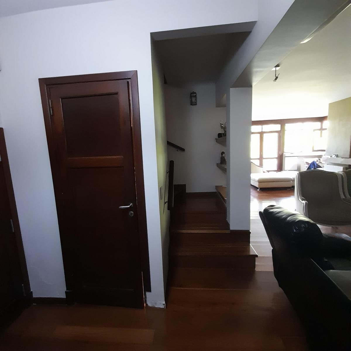 Hermosa Casa en Barrio Parque Cornelio Saavedra 4