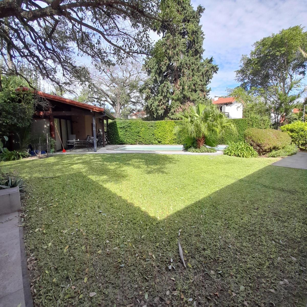 Hermosa Casa en Barrio Parque Cornelio Saavedra 3