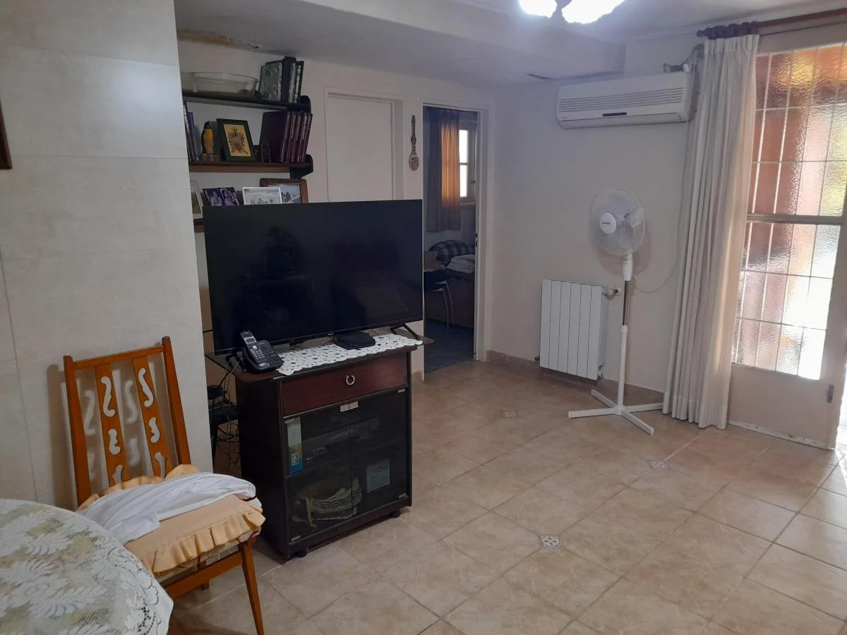 Preciosa Casa en Saavedra con Jardin! 3