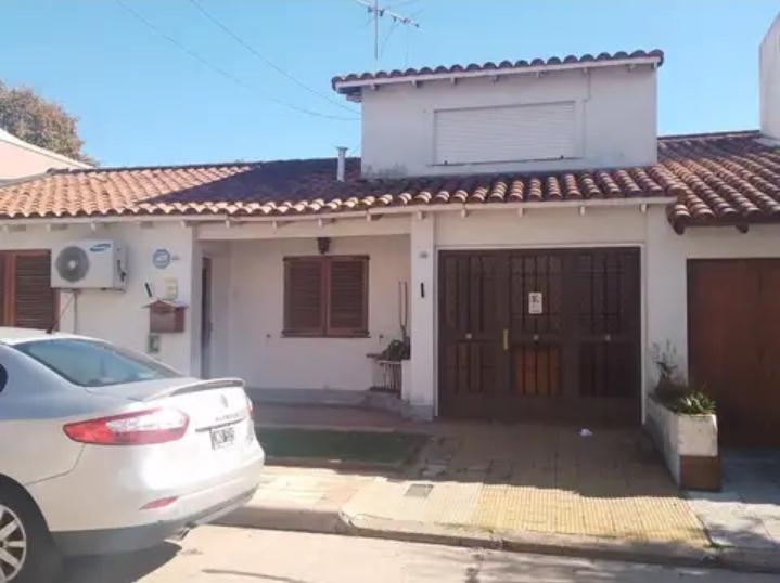 Chalet en Barrio Cornelio Saavedra 2