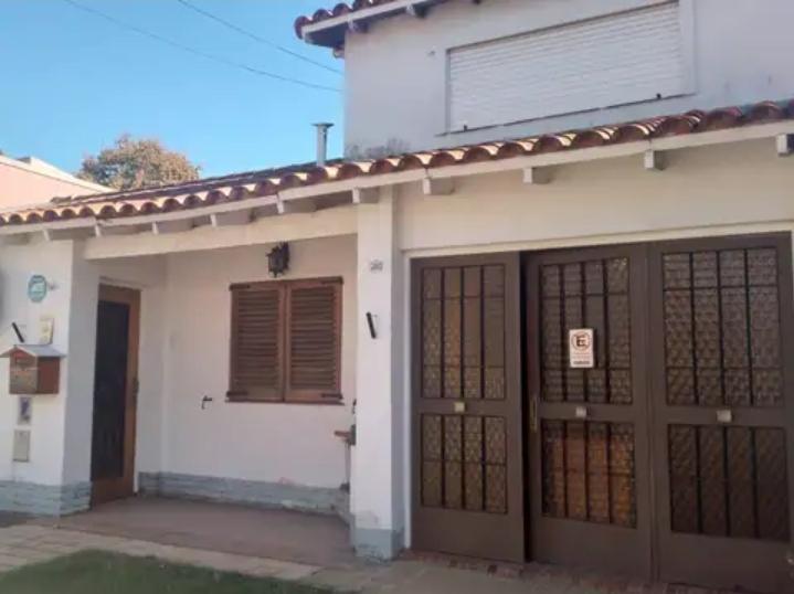 Chalet en Barrio Cornelio Saavedra 4