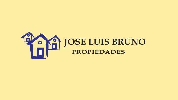 Chalet en Barrio Cornelio Saavedra 3