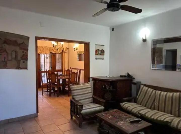 CASA EN BARRIO PARQUE CORNELIO SAAVEDRA  3