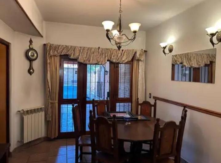 CASA EN BARRIO PARQUE CORNELIO SAAVEDRA  4