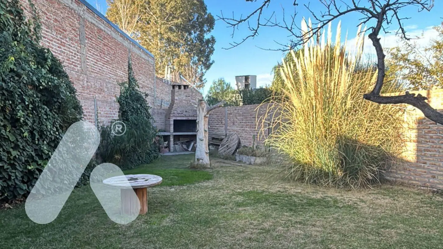 Casa en Venta, 3 Dormitorios, Barrio Arevalo - Apta Credito Hipotecario 5