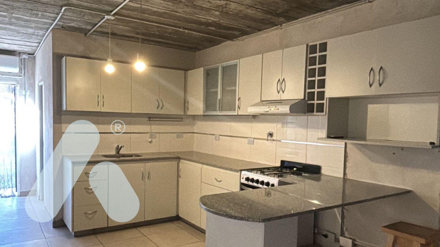 Casa en Venta, 3 Dormitorios, Barrio Arevalo - Apta Credito Hipotecario