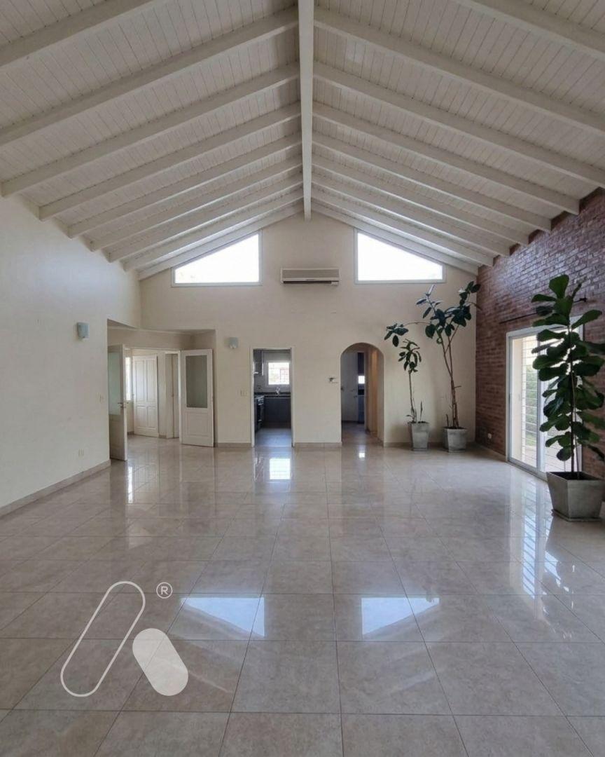 Foto de CASA GERENCIAL EN ALQUILER BARRIO FLAMINGO, CIPOLLETTI, imagen 1