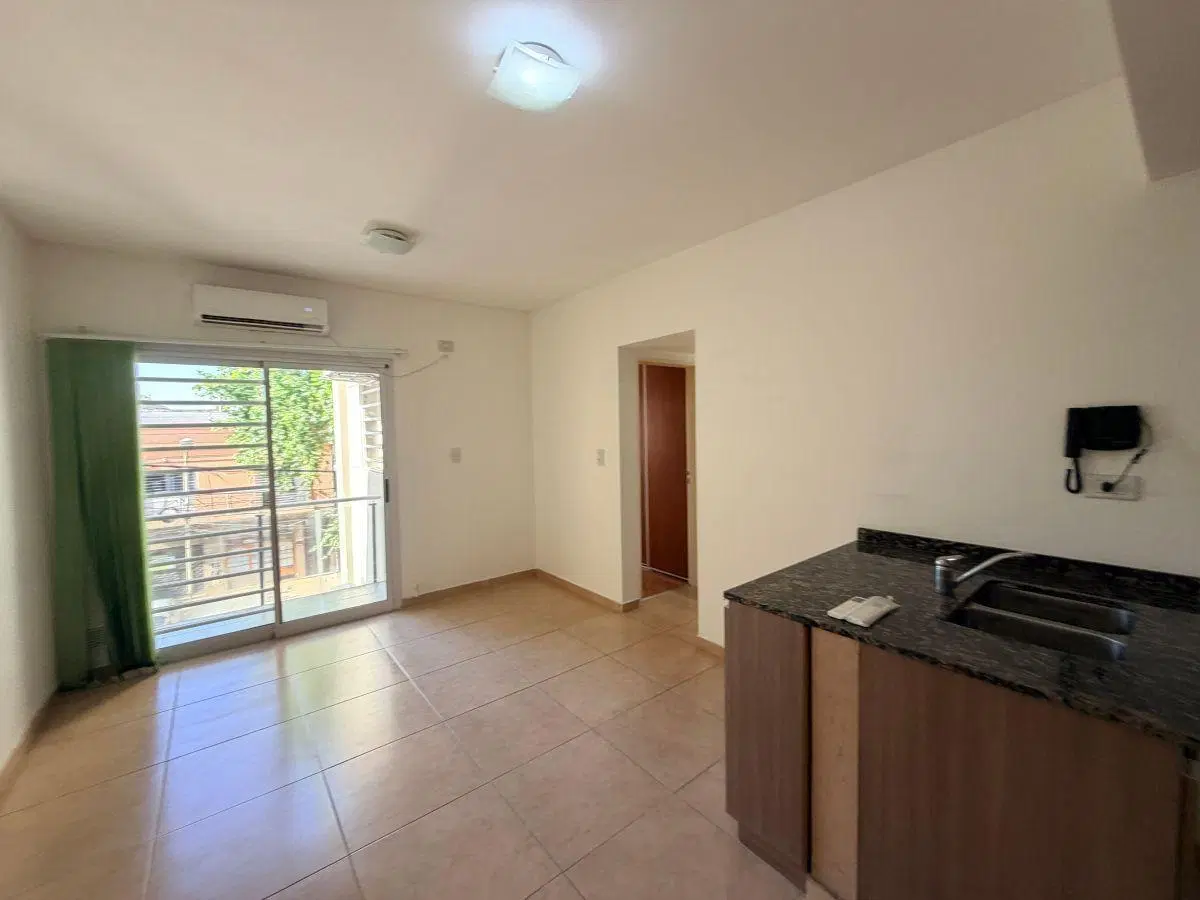 Hermoso departamento en alquiler en Banfield 2