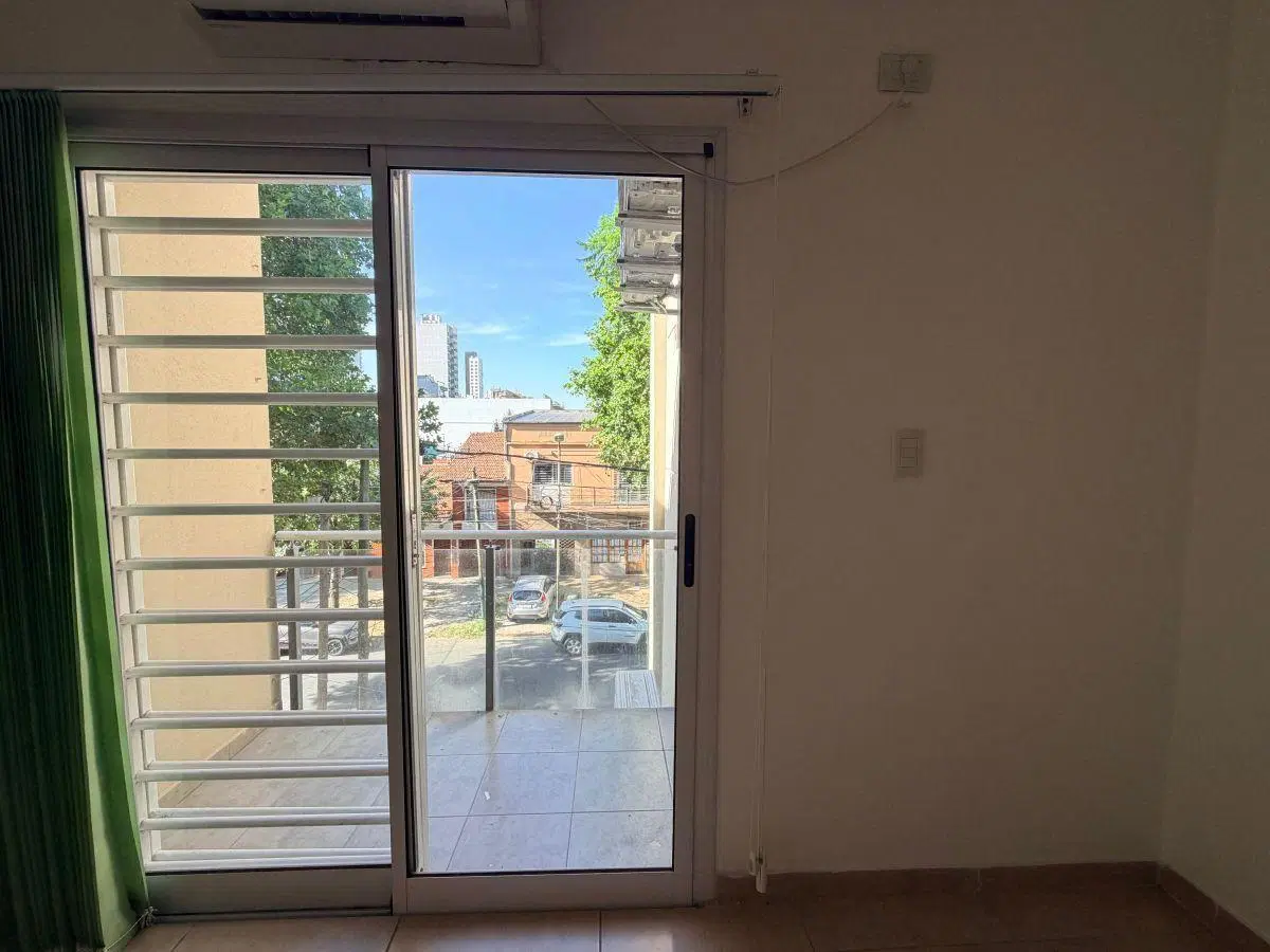 Hermoso departamento en alquiler en Banfield 4