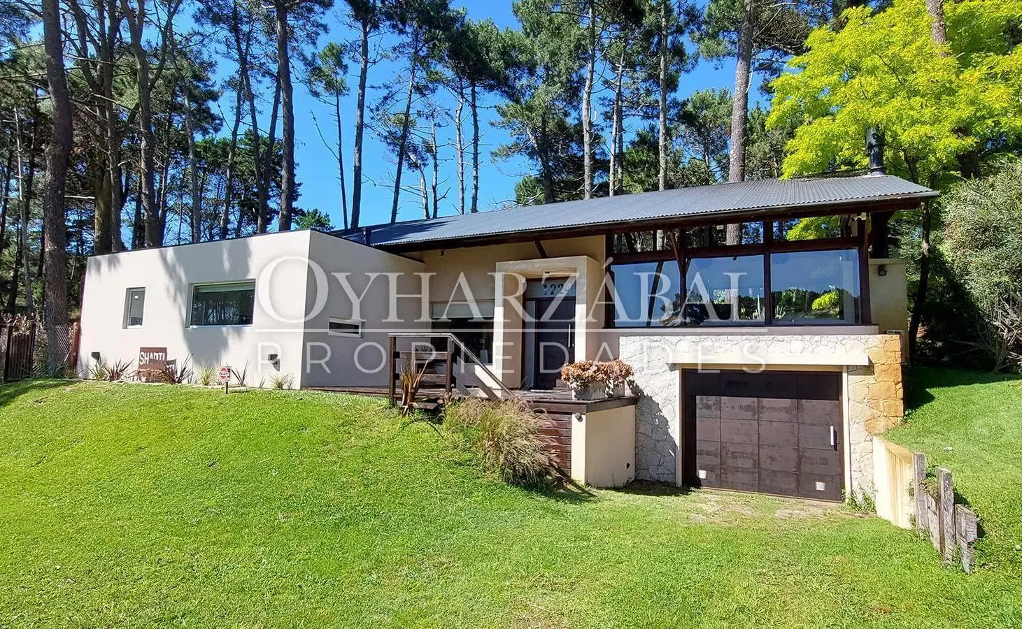 Casa en Barrio Alamos, del juncal 1224 5