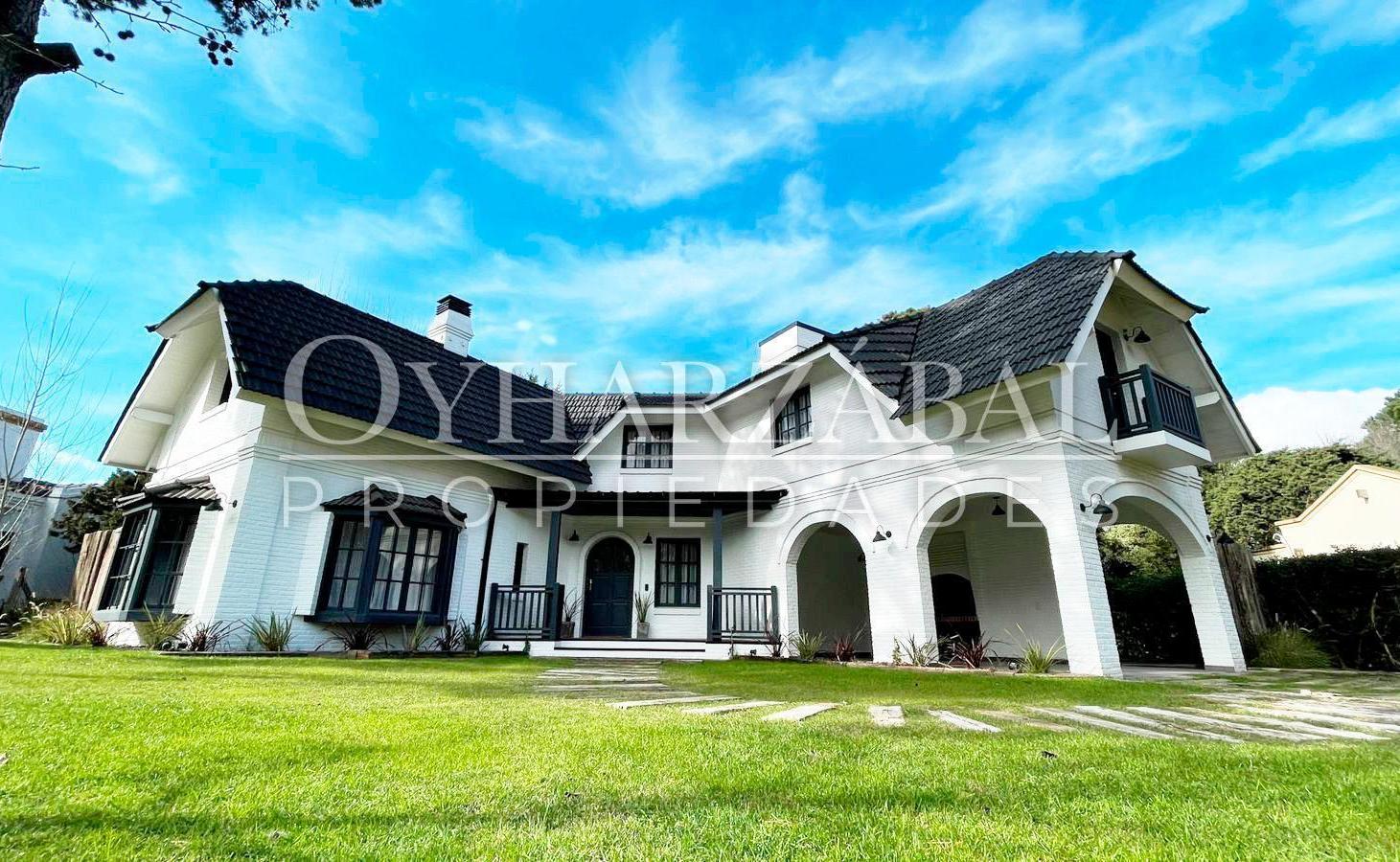 Casa en venta - Pinamar centro playa