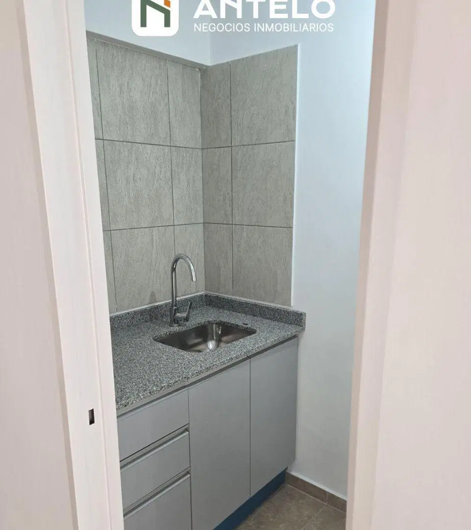 Oficina en alquiler en el centro de Neuquén 2