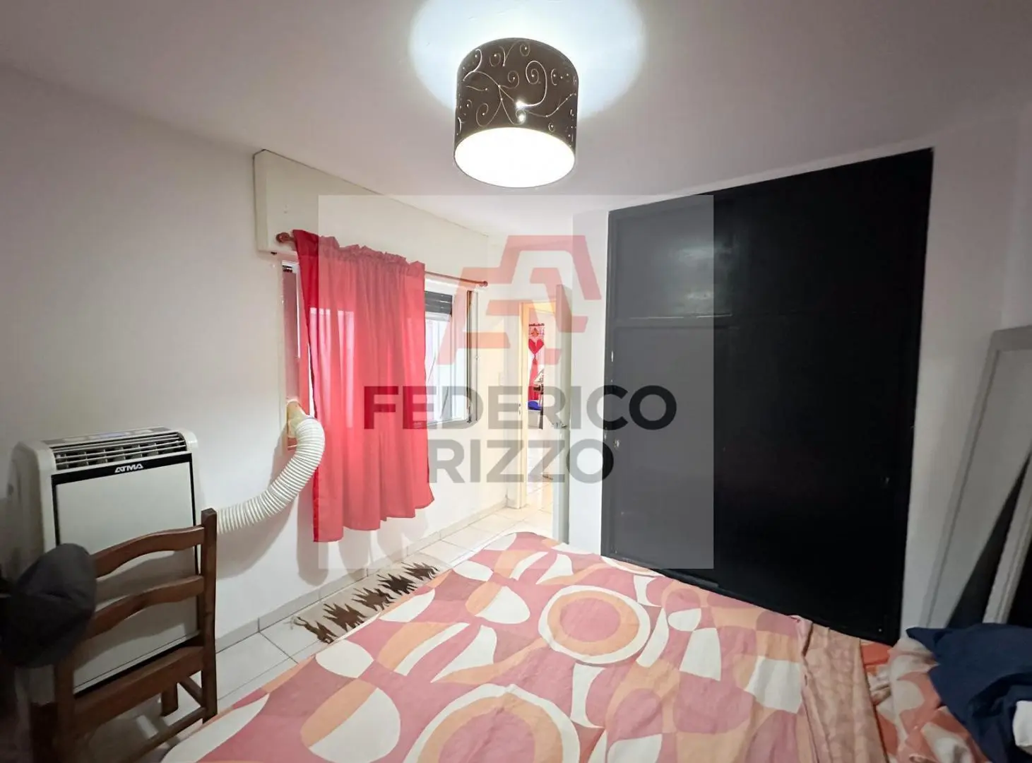 En Venta Dpto 1 Dorm. con 2 patios. B° General Paz. Se acepta vehículo. 5