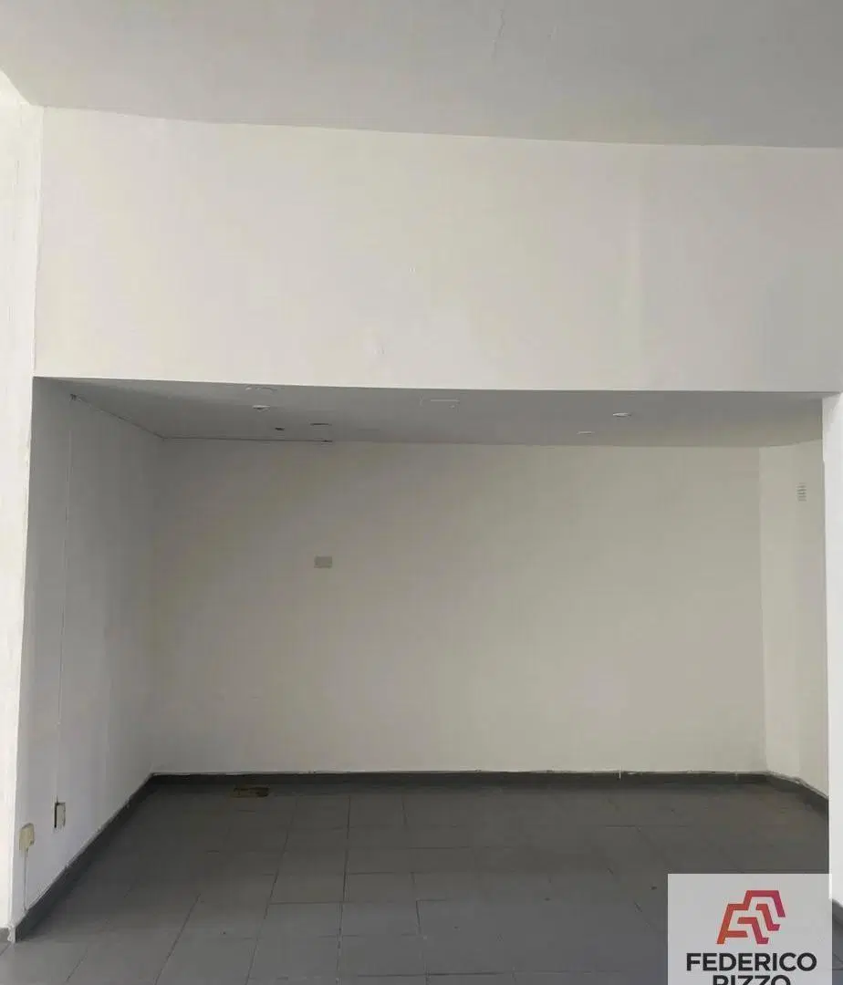 Alquiler Gran Local de Alto Transito ! 100m2 3
